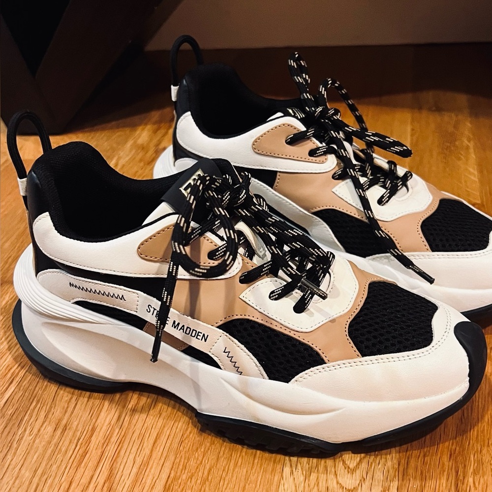 Steven Madden Possession Sneakers. Barely worn. Smoke free home